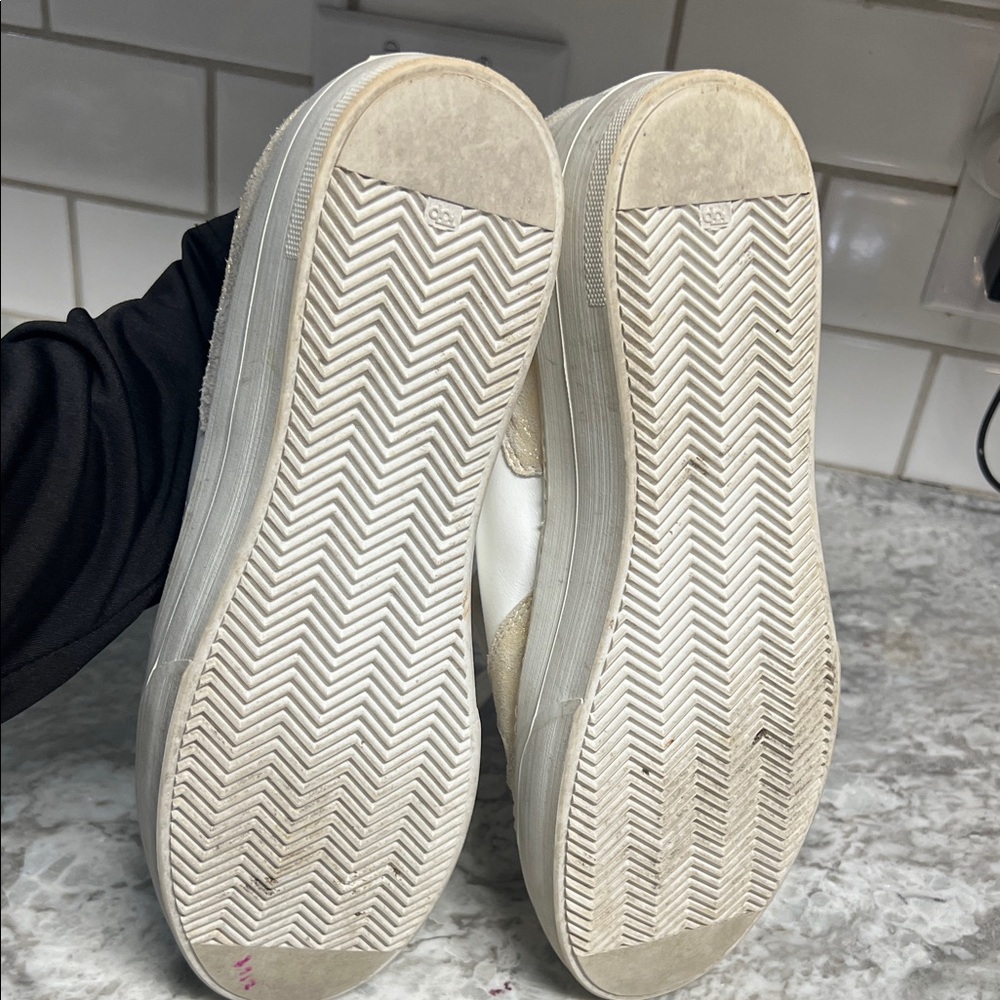 P448 White and Gold Sneakers - Picture 7 of 8